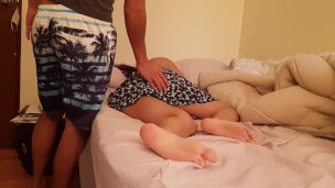 Venezolana paga el alquiler