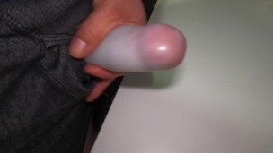 ○テンガエッグを使ってガテン系が激しく手を動かすオナニー