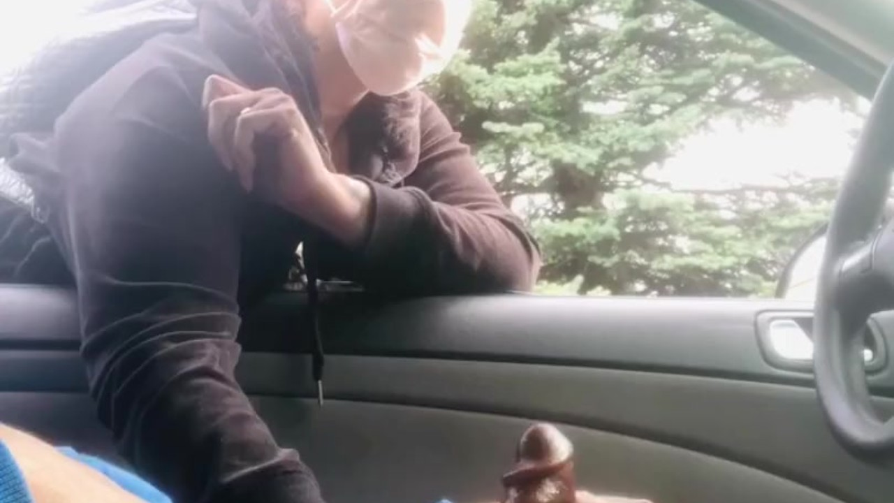 BBC Dick Flash! Stroking in Car during Quarantine gets Caught!