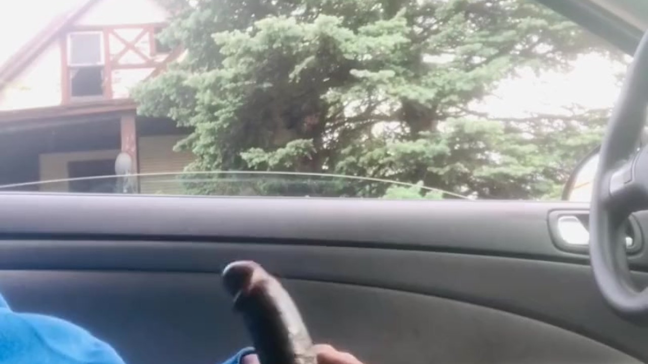 BBC Dick Flash! Stroking in Car during Quarantine gets Caught!