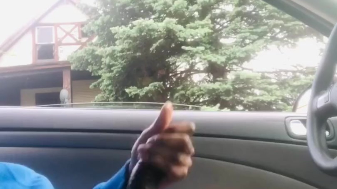 BBC Dick Flash! Stroking in Car during Quarantine gets Caught!