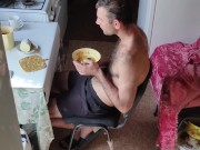 I have lunch at home for the weekend. 12/16