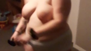 Bouncing MILF titts while playing Beat Saber