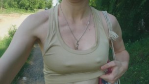 SUMMER BOOB FLASH: FIT BABE SHOWING BREASTS IN THE FOREST