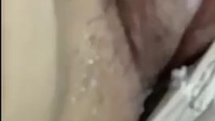 WATCH HOW SHE MASTURBATES AND SATISFY HERSELF!!! SQUIRTING, TREMBLING