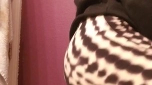 Slut shakes ass