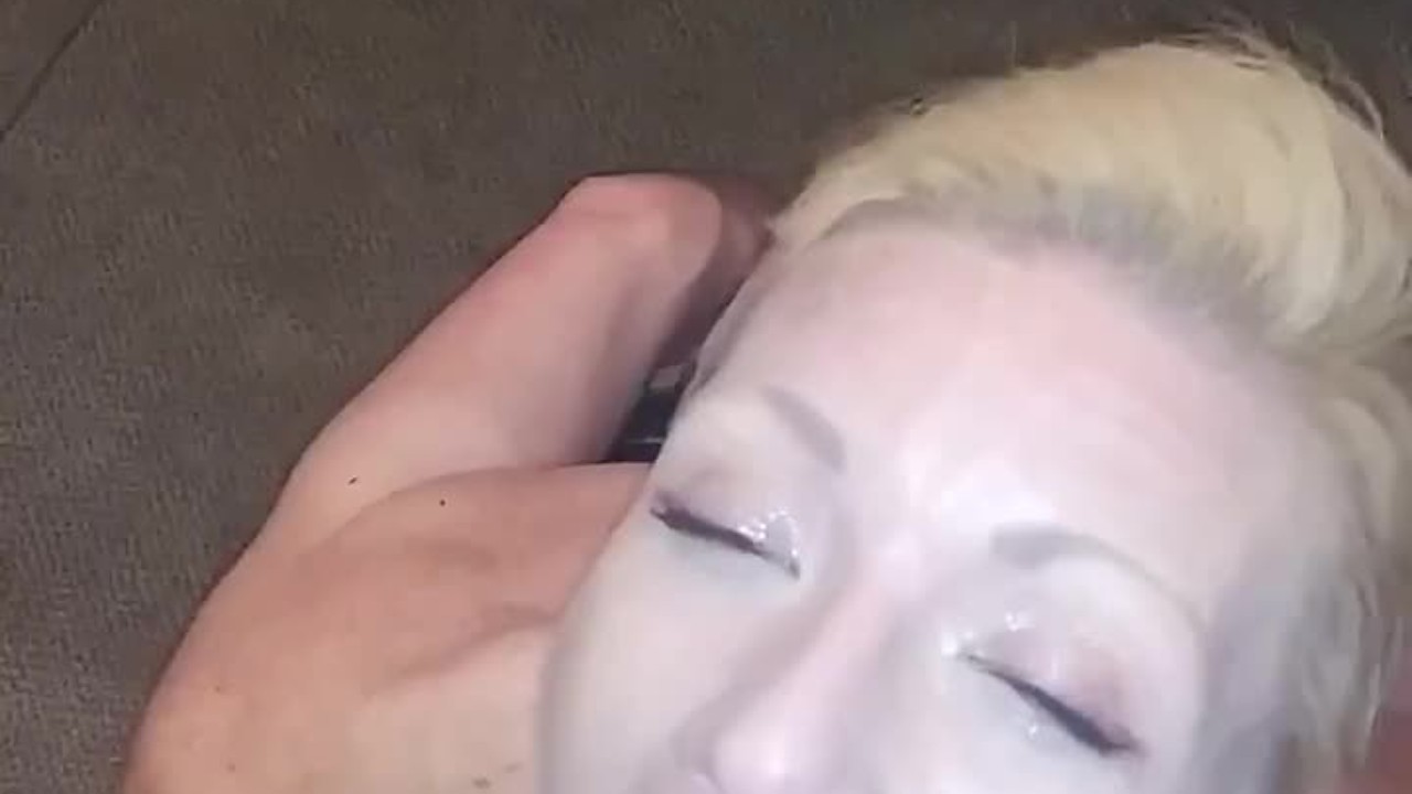 Hot wife gives the best deep throat blowjob ever - Free Sex Video - RedTube