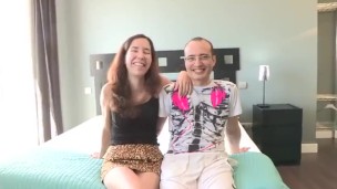 ¡Tus recatados vecinos han hecho una porno!