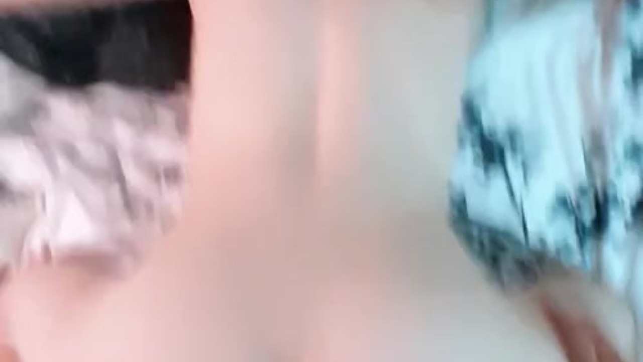 J’ai emmené la copine de mon pote dans la maison de mes patents pour du sexe! - Vidéo de sexe gratuite - RedTube