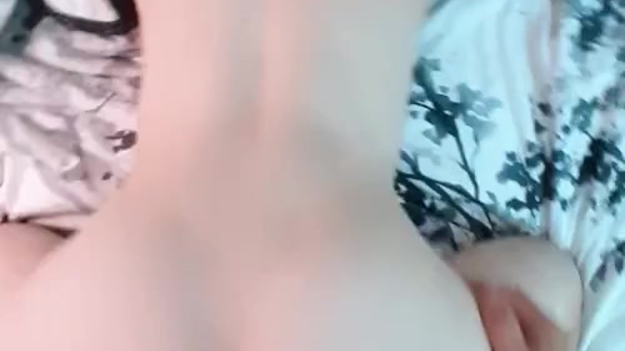 J’ai emmené la copine de mon pote dans la maison de mes patents pour du sexe! - Vidéo de sexe gratuite - RedTube