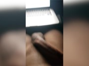 ГОРЯЧИЙ ПАРЕНЬ СТОНЕТ, ПОКА ДРОЧИТ / МАССИВНЫЙ ЧЛЕН - Screenshot 13 of 16 - Jerking Off