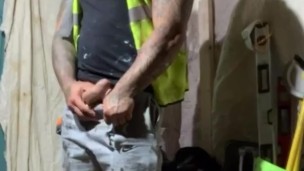 Tradie builder Andyleexxx wanking off on building site