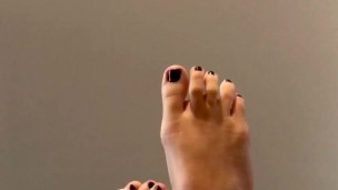 Sexy little feet