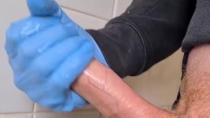 Oiled up hand job 