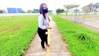 SEXO por DINERO, Le doy 100 DOLARES a una en el PARQUE y FOLLAMOS ...