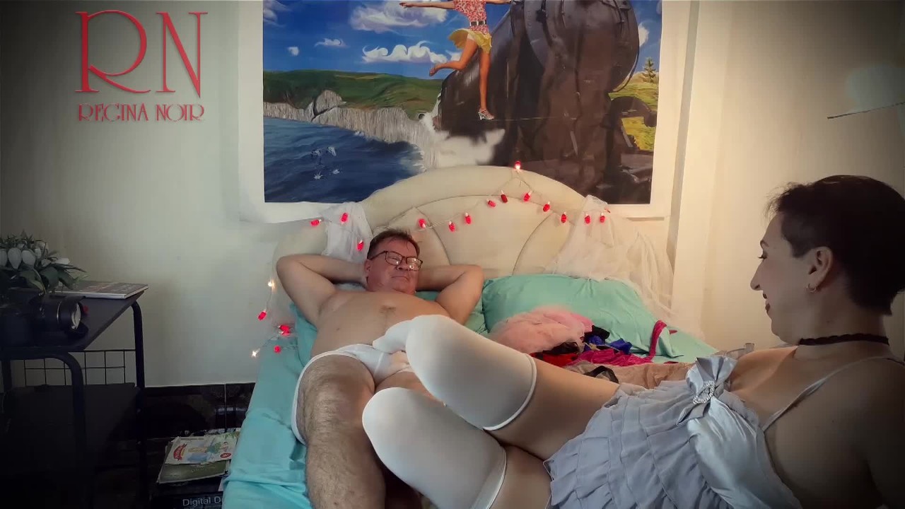 Slut strips and teases in white panties. Sexy panties and stockings. retro vintage - Darmowe seks wideo - RedTube