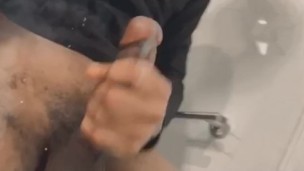 Sneaky Nut 