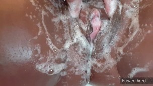 Fat pussy pics from the shower