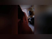 Mi novia me hace unos ricos sentones con aceite (Anal + Vaginal)