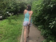 МАЛЫШКА БЕГАЕТ ПО ПАРКУ, СНИМАЕТ ТРУСИКИ И ПОКАЗЫВАЕТ ПОПКУ ПРИ ВСЕХ 4К - Screenshot 8 of 16 - 18 Year Old