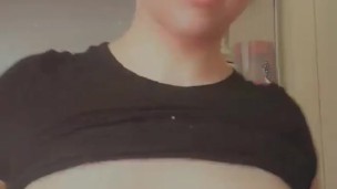 playing with my titties