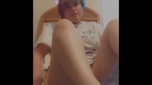 Scene Queen Drinks Her Own Squirt!!