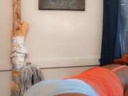 Ebony BBW shakes and claps ass