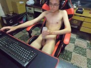 用飞机杯自慰 - Screenshot 5 of 16 - HD