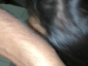 Mi novio me hace garganta profunda y casi me ahogo 4/16