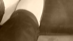 Les pieds d'une coquine très chaude