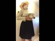 Himiko Toga cosplayer shows off ass and feet 
