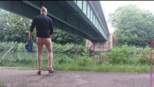 In Hot Pants am Stichkanal 2 ** NylonFace **