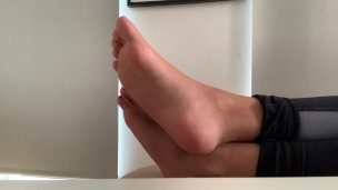 Ignoring you while I watch TV | FOOT FETISH
