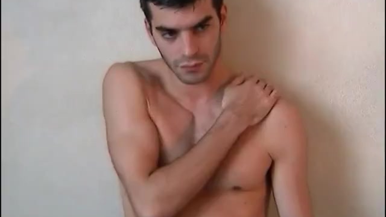 Crisis : True str8 guy need money : he played in gay porn despite of him. - RedTube