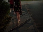 Девушка в мини платье светит своими прелестями в супермаркете. - Screenshot 7 of 16 - Butt