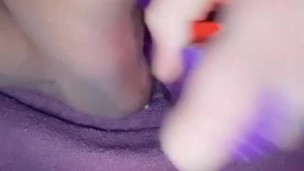 BBW MASTERBATES AND SQUIRTS FOR THE FIRST TIME