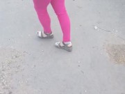 ПИСАЕТ ПО ДОРОГЕ К ЛЮБОВНИКУ НЕ СТЕСНЯЯСЬ  ВОДИТЕЛЯ ТАКСИ - Screenshot 13 of 16 - Big Boobs