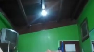 Masturbación en mi cama toda mojadita
