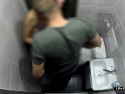 Быстрый секс в туалете ночного клуба на вечеринки у друзей 16/16