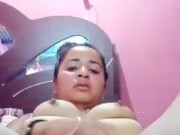 Mi prima masturbándose #1