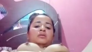 Mi prima masturbándose #1
