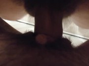 Brune qui se fait prendre sur une fenêtre 12/16