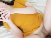 Cute Girlfriend Gets Fucked While Looking At Instagram (Creampie) 10/16