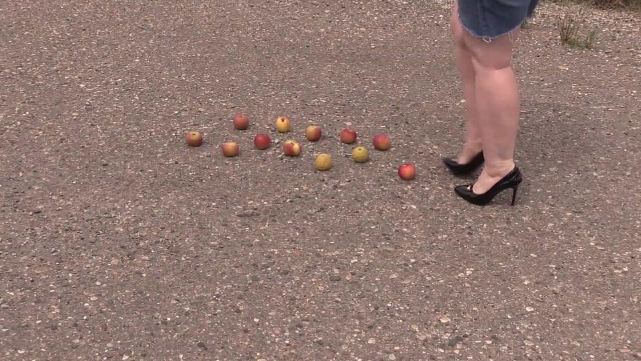 Crush fetish outdoors Fat legs in high heel shoes crush apples - 無料セックスビデオ - RedTube