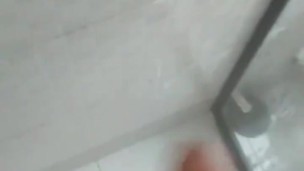 Una ducha después de coger al taxista que me trajo