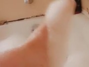 bubble bath time  - Screenshot 14 of 16 - Long Legs