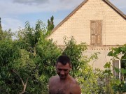 Garlic has ripened in the garden. 1/16