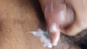 MOANING AND CUMSHOT: Quick nut before work