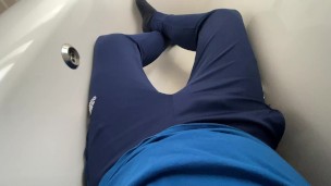 Self-Pissing in Bath
