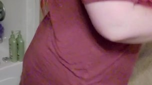 Red head twerking 